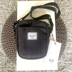 Herschel Supply Co. Cruz crossbody bag (black)